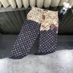 Louis Vuitton 路易威登提花Lv火烧云扎染牛仔裤 男女同款 官网细节一致 全套包装 三标齐全 防潮纸 区别市场通货 随意对比 采用质地厚实斜纹的肌理