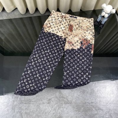 Louis Vuitton 路易威登提花Lv火烧云扎染牛仔裤 男女同款 官网细节一致 全套包装 三标齐全 防潮纸 区别市场通货 随意对比 采用质地厚实斜纹的肌理