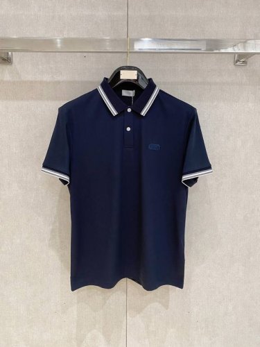 dior 夏季新品翻领Polo短袖 时尚单品设计，更加时尚舒适，高标准定制，上身非常有型，奢华品牌经典Logo图案 客供辅料，客供进口舒适透气面料质感非常细腻，