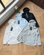 拿货 Lululemon训练款半拉连帽上衣～男女同款！掌柜超级推荐！门店同步！客供面料88%的锦纶跟12%的氨纶！ 面料细腻手感清爽透气！可做防晒外套！男士女士