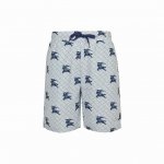 burberry 巴宝莉 25Ss 满印战马短裤 全新美学灵感趣味设计,渠道性质精品。让整体造型设计更加优雅时尚，今夏最火系列，无数明星潮人追捧。裁剪工艺细节处