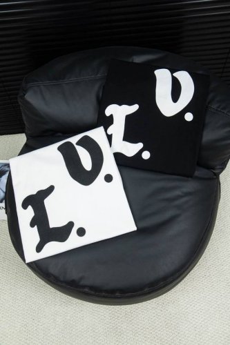 款号 L65 louis Vuitton路易威登 2025Ss字母圆领短袖 - Louis Vuitton法国路威酩轩集团-Lvmh旗下品牌 著名奢侈品箱包和皮