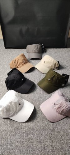 上新 韩国小标Ny 洋基队New Era 超薄速干金属尼龙棒球帽 材质：尼龙纤维 工艺：超薄、速干 7色齐发 吊牌全 颜色 黑色、灰色、绿色、白色、卡其色、深咖
