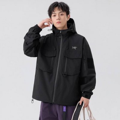 Arc'teryx 始祖鸟连帽冲锋衣外套 始祖鸟25年春秋季新款，专柜同步新品！ 高品质的货！ 喜欢的千万别错过。 柜子同步款！ 贸易公司出口订单货，始祖鸟冲锋