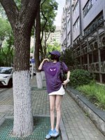 新品上新 川久保玲 爱心刺绣洗水短袖 高级定制 绝了！！川久保玲这件葡萄紫真的显白又温柔！ 简直不要太浪漫了 上身显白又温柔真的不要太惊艳 洗水版 play川久