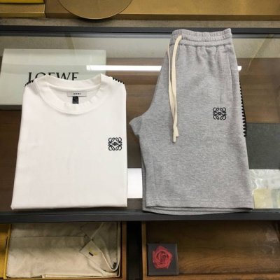 Shi 新品套装上衣 裤 Loew... 可拆卖 春夏 Ss网红爆款火爆罗罗威钩花边短袖短裤套装系列 专属定制奢品丝光珠地面料 爽滑舒适有型 手感超一流 物超所