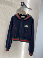 P520Gucc*2025新品上架 撞色连帽外套长裤套装 定制Yb斜纹全棉材质 柔软亲肤 质感十足 常青款连帽长袖拉链外套阔腿长裤版型 时髦休闲 帽领边肩袖衣摆