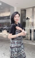 无敌爆款 复古高级吊带连体裤 轻松显瘦又拉长腿部线条 独特的动物与几何图案交替设计 复古中带有民族风情 穿上它尽显优雅与个性 时尚百搭 Smlxl