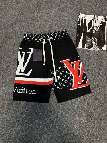 Lv 路易威登25Ss新款健身运动休闲短裤 少年驰骋的风 比黄金都贵 不管是跑步 竞走 健身 这款个性十足的短裤你都应该拥有 夏季超级炸裂的夏季必备单品 Lv短