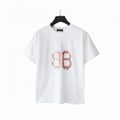 实拍细节图+尺码表 Balenciaga 巴黎世家 23Ss 双B前后字母做旧印花短袖 面料采用纯棉精梳棉面料，涂鸦喷印效果，全身磨破仿旧工工艺，上身效果宽松休