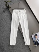 迪奥2025四季款新品刺绣口袋修身牛仔裤长裤，采用进口客供日本Denim平纹棉质牛仔面料梭织生产，三标齐全，简约不失大气，柔软细腻舒适，上身百搭时尚 颜色：黑色
