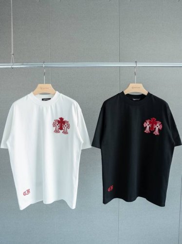 顶级Tee 强势上新 Chrome Hearts S S25 三十字架刺绣徽标圆领短袖T恤 货号：25-57 颜色： 黑色 白色 尺码： S M L Xl 尺寸