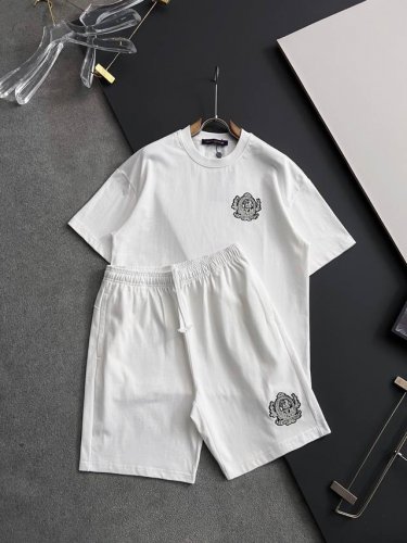 套装1V 2025春夏新款男女同款短袖T恤 Logo刺绣设计 极具设计精选客供100%全棉面料 手感柔软亲肤 着身舒适透气性都无法挑剔 实物绝对会让你爱不释手