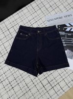 长腿轰炸机 撞色刺绣牛仔短裤 夏季最最百搭的热裤 洗水颜色很好看 实物很高级 上身亲测很显瘦 实名推荐 休闲慵懒 百搭无烦恼 三色26-27-28-29-30。