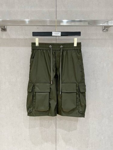 普拉达 5S 春夏新款休闲短裤 定制面料 定制Logo ，舒适度极好，手触感强烈。辨识度极高 定制进口面料 做工精细 ：码数 M-3Xl。