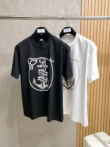 阿玛尼 2025夏季最新款，专柜同步有售，原单狠货，时尚休闲圆领短袖T恤，上身很有特点！吸睛而有亮点，进口原版面料，顶级刺绣工艺字母图案装饰Logo，简单而不失