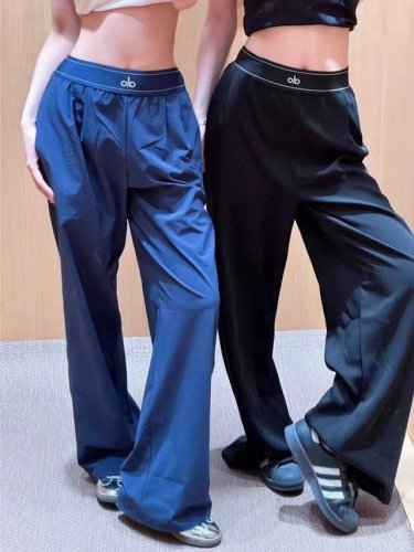 alo家腰封阔腿裤 神裤 被追问无数次的阔腿神裤！ Alo Yoga Suit Up Trouser腰封阔腿裤就是阔腿裤界的天花板！ 版型堪称一绝，阔腿设计超级