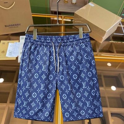 路易威登Lv 原单货情侣款2530春夏新品短裤 专柜同步有售，时尚休闲裤 ，进口原版面料，上身舒适透气，顶级工艺品牌Logo，腰围工艺螺纹围接，档次极高，版型超