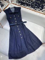 dior* 25Ss新款牛仔无袖连衣裙 小蜜蜂刺绣装饰 搭配腰带 单色三码 Sml