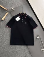 p200 Mon 主推款 长期有货 放心推 2024Sshk专柜同款同步上新短袖翻领Polo，采用订制珠地棉面料，胸前品牌字母采用刺绣工艺构成标志彰显品牌奢华