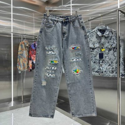Lv 路易 25新品 破洞贴布字母牛仔裤！特定最新品牌皮标 重磅单品~私渠稀有臻品 客供五金辅料 进口客供定织牛仔棉布面料,时尚又个性 超级百搭好看的一款 人手