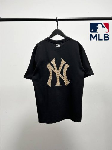高品质！Mlb柜子新款金线刺绣老花老花短袖T恤！三标齐全，三联吊卡，原厂包装！通肩压条保证舒适性！2025Mlb Ny 老花大Logo刺绣款 情侣圆领短袖高端品