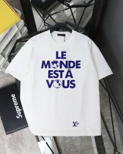 louis Vuitton 路易威登Lv 2025新款植绒字母标语短袖 Louis Vuitton，法国路威酩轩集团-Lvmh旗下品牌，著名奢侈品箱包和皮具品牌