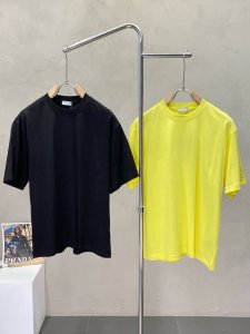 dior迪奥独家专供新款原单男士休闲短袖 高端定制 高版本 时尚百搭爆款进口面料 手感超柔软细腻 穿着亲肤舒适 高端精品 代工厂P精细做工 上身非常赞 男士必备