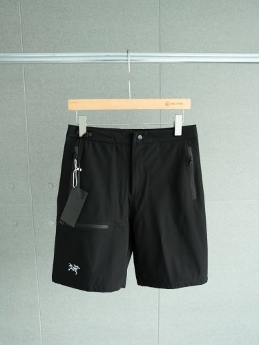 夏季刚需速干机能短裤 Arc Gammalighweight口袋刺绣标短裤直筒裤中腰版型休闲短裤男女同款 颜色：黑色 尺码：32 34 36 38 尺码表 32