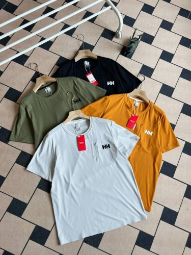 海丽汗森 Helly Hansen Hh圆领经典款情侣短袖T恤！ 经典系列之作，运动休闲必选款式，上身超级舒服透气！ 采用80%锦纶20%氨纶面料 经典版型，修
