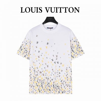 louis Vuitton 路易威登 25Ss 渐变满印小Logo短袖T恤 Logo标识精致升级，灵感源自八十年代复古 原版面料 官方同款 短袖T恤 同缸染面料