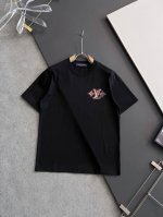 2025新品！1V*爆款 爆款现货春夏短袖，简约基础衣橱神器， 休闲百搭必备款 做工走线质感一流，微宽松版型 码数M-3Xl