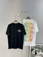 P210顶级颜值担当！Givench*纪梵希*25S新款短袖T恤.当季颜值担当.品牌图形立体撞色搭配视觉效果相当奇特！所呈现出的感官效果自然炸裂....胸口精致