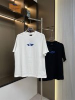 BALSENCIAGA巴黎世家2025ss新款蓝色印花情侣休闲短袖T恤 最高版本！定制面料2 克双纱！进口胶浆印花！ 辅料：开模原版过鉴定领标100%真丝洗水标