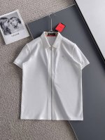 Kiton 高端商务 白领 单位人士必入单品！ 无痕压胶冰丝休闲商务短袖Polo，科技面料，冰丝无痕，体感非常棒，手感顺滑质感很棒！弹性好，无任何束缚感，面料自