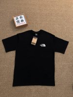 顶端刺绣品质北面The North Face 基础款黑色短袖宽松男女同款情侣款 采用抗菌260克新疆长绒棉重磅面料 透气舒适 怎么洗都不起球透气轻柔的短袖，让您