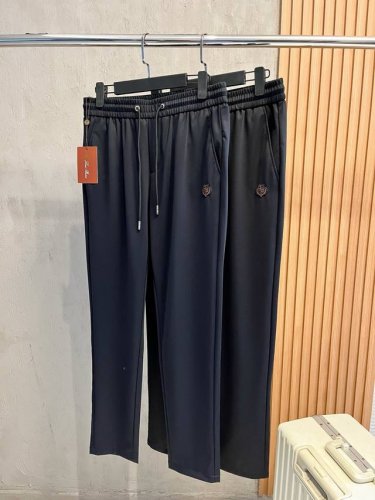 开春新品 开春新品 Lp 夏天薄款透气休闲款 爆款来袭！纯色休闲裤，特供面料. 公务员 上班族 广谱人群均可.全套最新款吊牌 延用Milano经典主唛！原汁原味