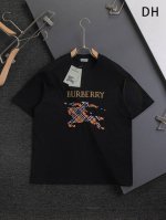 Burberry Bbr 巴宝莉 微宽版型S-Xl bbr 25Ss新款独家限定 专柜最新款 胸前战马万针十字交叉刺绣精美工艺 320克洗水面料T恤作为奢侈界的