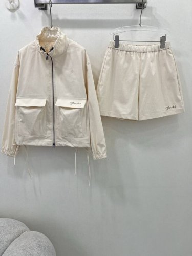 fend*25新款 上衣立领下摆抽绳 短裤内里抽身松紧腰 L经典品牌Logo刺绣 原版Yb开发面料 复衣橱必备的万年搭 每年必出的经典版型 上身巨显瘦 休闲时髦