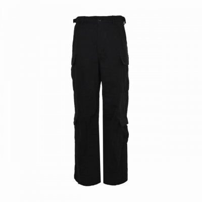 Balenciaga 巴黎世家 25Ss 刺绣多口袋工装长裤 Cargo这两年一直属于热门裤型 真的是百出不厌可拆卸 褶皱 拉链 面料是7X7防撕裂梭织全棉格纹