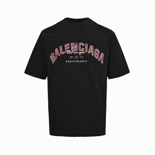 balenciaga 巴黎世家 25Ss 做旧斑驳字母印花短袖 整件破烂做旧处理，纯棉双纱面料，对色定染面料，超精细平网印花工艺，潮流感十足，采用细致纱网材质做