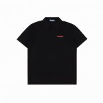 prada 普拉达 25Ss 红色Logo胶条及三角刺绣短袖Polo衫 客供精仿棉打造珠地材质面料，质感柔软细腻爽滑，舒适透气凉爽， 且久穿久洗不褪色不变形。进