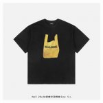 we11Done 25Ss 垃圾袋印花短袖 面料采用230克重精梳棉 定制32支1*1螺纹 成衣两遍水洗处理 面料舒适亲肤无异感 定制定染面料 纺织密度高 垂感
