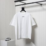 off Ow White Ow背后宗教印花短袖 所有面料以及螺纹均为订织定染，所有面料颜色均经过色卡比对定染面料，复古印花水洗做旧短袖，无性别宽松廓形剪裁，采用