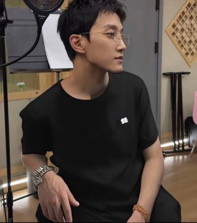 kolon Sport可隆男女同款纯色简约休闲立体橡胶Logo短袖城市机能系列户外运动吸汗速干高弹T恤 颜色 黑色 白色 尺码 M-3Xl 谁说运动品牌的衣服只