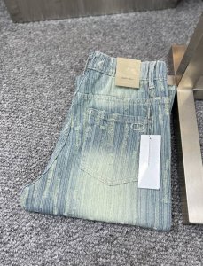 dio*迪奥 Ss25春夏新款男士牛仔裤 面料弹性好 独家发售 官网同步 时尚优雅 采用原色酵母水洗工艺 精选进口重磅丹宁牛仔面料 配专柜五金装饰 真皮皮牌 精