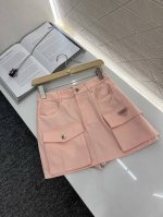 Prad*2025新品上架 口袋工装半裙 定制Yb斜纹棉牛仔材质 多重水洗 面料柔软舒适 穿搭弹力修身 高腰纽扣短裙版型 内里自带衬裤防走光 灵活行动让青春活力