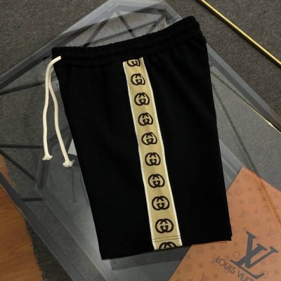 Gucci古驰2025Ss春夏新款Logo织带休闲情侣款短裤 原版面料高版本高品质 网红明星同款 定织定染空气棉面料 舒适柔软 ，侧面双G织带，实用插兜。手感非