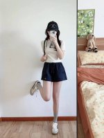 露露Lululemon 挖到宝 Lululemon 藏青色阔腿运动短裤 宝子们 夏日穿搭又有新宠啦 Lululemon 这款藏青色阔腿运动短裤 简直是为夏天量身