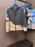 路易威登Lv 2025夏季防晒衣短裤套装，海外专柜同步 奢华高级定制 任何人都可以轻松驾驭，客供进口聚纤维面料 手软舒适有型 吸汗透气 ，外贸公司订单，国内一线